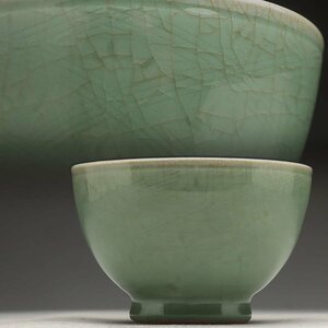 ES189 中国美術 青釉暗刻碗・青釉茶盞 径15.5cm 重585g・青磁陰刻茶碗・青磁鉢 中国古玩