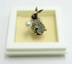 ☆MIKIMOTO/ミキモト うさぎ パール付き ピンバッジ 約5.4㎜ ラインストーン装飾 ウサギ 兎 ブローチ バッジ アクセサリー レディース