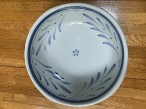 中国美術　手描草文多用皿揃 丸皿 陶器年代不明　銘あり