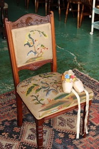 イギリスアンティーク家具 刺繍/チェア タペストリーチェア ダイニングチェア 椅子 アンティークチェア 英国製 R171-3a