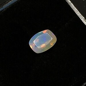 ⑤高品質 1.13ct オパール カボション ルース ケース付 クッションカット ホワイトオパール