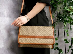 ●美品●CELINE セリーヌ●マカダム●ロゴ型押し● PVC カーフ レザー 本革●ショルダー バッグ●ベージュ キャラメル●G金具●B5●Js45772