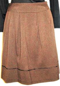（レディース・合い物・スカート）any SiS（エニシス） Ｍ　レーヨン混 タック入り台形スカート こげ茶ラメ 美品