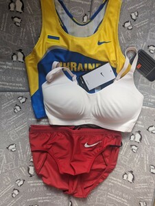 ナイキ(NIKE) 女子陸上競技用 レーシングトップ、レーシングブルマ、スポーツブラ ３点まとめての出品 #ウクライナ代表モデル