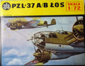ZTS 1/72 PZL-37 A/B LOS(大鹿、ロス)ポーランド空軍双発爆撃機/未組立品