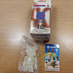 ベアブリック　BE@RBRICK　シリーズ40　BASIC「R」蓄光　箱・カード付き