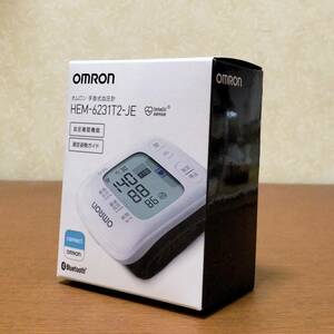 母の日【新品】オムロン 手首式血圧計 HEM-6231T2-JE