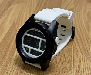 【激レアカラー！美品！】NIXON　デジタル腕時計 UNIT　NA197127　ニクソン　ユニット