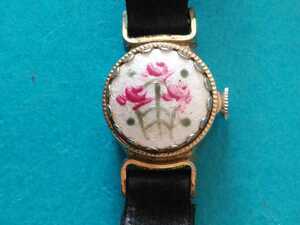 アンティーク　ブローバ　CARAVELLE レディース　花柄蓋付き　手巻　　腕時計