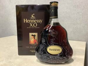 14366 1円〜 未開栓 古酒 Hennessy ヘネシー XO 黒キャップ クリアボトル ブランデー 700ml 40% 箱付 ラベル上部剥がれ有 繋がってます！