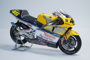 TAMIYA タミヤ 1/12 HONDA ホンダ NSR500 Nastro Azzurro ナストロアズーロ バレンティーノ・ロッシ 2000年 完成品