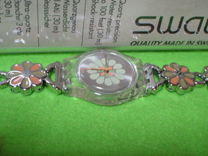珍品　デザイン　SWATCH　SWISS　AG２００３　花のデザイン　女性用腕時計　ケース付　未使用品