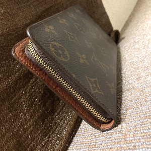 127Y240411S 超美品 LOUIS VUITTON ルイヴィトン モノグラム ポルモネジップ ラウンドファスナー 検キ 財布 ウォレット M61727