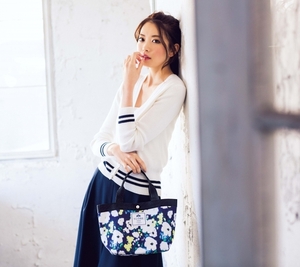 花柄トートバッグ floral pattern tote bagトートバッグミニトートランチトート[しっかり張り感のバッグ]