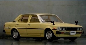 BM CREATIONS 64B0216 トヨタ カローラ E70 ベージュ(ベージュ/右ハンドル) ※1/64スケール