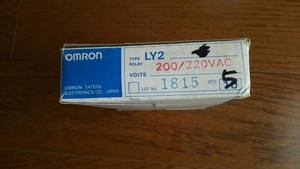 OMRON リレー LY2 200/220VAC 4個入り×1箱 中古品