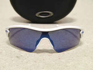 18オークリーOakleyサングラス①ケース付きスポーツ中古アイウェアRadarレーダー野球ランニング眼鏡ゴルフ選手バイクPROアスリート競技