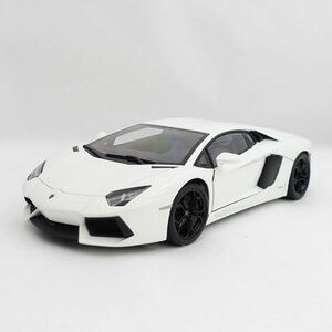 ★ AUTOart オートアート 1/18 Lamborghini Aventador ランボルギーニ アヴェンタドール LP700-4 中古 ダイキャストミニカー (0220474990)