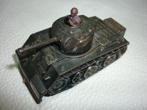 ■美品 希少 1970年代 香港製！銅合金製 『戦車型』鉛筆削り 縦3.8ｃｍ、横7.2ｃｍ、幅3.4ｃｍ