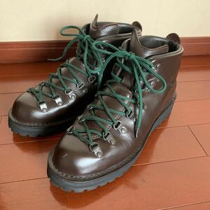 Danner ダナー MOUNTAIN ブーツ Vibramソール　US9 1\2 MADE IN USA ダークブラウン色　紐はグリーン　マウンテンライト GORE-TEX 