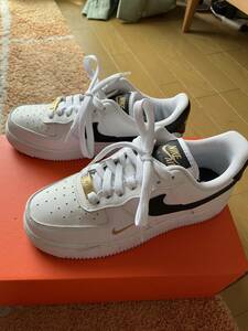 【中古】NIKEスニーカーレディース22cm