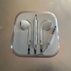 【新品】未使用 Apple純正 EarPods イヤホン iPod iPhone iPad 正規品 with 3.5 mm Headphone Plug 付属品 ケース付き有線