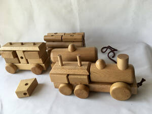 ☆汽車 つみき　木のおもちゃ　WOOD TOY　木育　天然素材　木製品　連結　２２パーツ　積木　レア？　希少