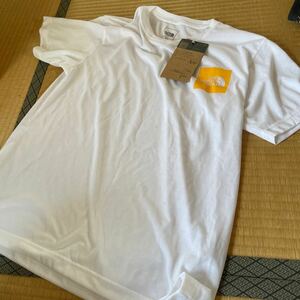 送料込　ノースフェイス　スクエアロゴTシャツ　未使用　白　nt32000 シミあり