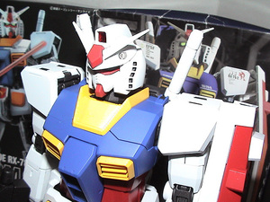 バンダイ　パーフェクトグレード　PG　1/60　RX-78-2　ガンダム　塗装完成品+カスタムセット1＆2(未組立)2点付　フル装備オプションセット