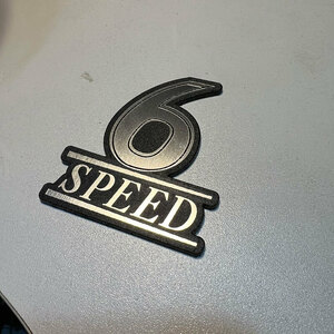 エンブレム・6速・6speed・6スピード・高耐久性・屋外対応品！S30Z S31Z 240Z ハコスカ ケンメリ
