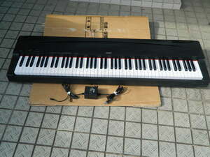 中古　＊ 　YAMAHA　　：　ELECTRONIC PIANO　　　P-70　　（ジャンク扱い）