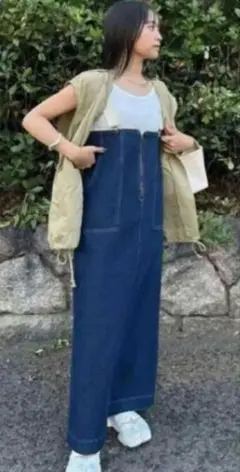 週末sale❗しまむら　megumi　デニムジャンスカ
濃青ジャンパースカート