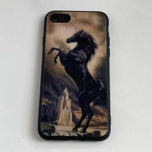 iPhoneSE2.SE3 7/8用ケース　強化ガラス ケース かっこいい馬　強い馬のデザイン　動物　乗馬　競馬　黒い馬　ブラック　