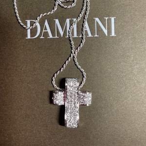 ◇DAMIANI ダミアーニ K18WG　ダイヤモンドクロスネックレス