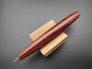 【FongLai Woodworks】銘木鉛筆【アフリカ血檀】波杢　(インクレスペン　永久鉛筆)