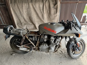 1983年式 スズキ GSX750 刀 KATANA レストアベース