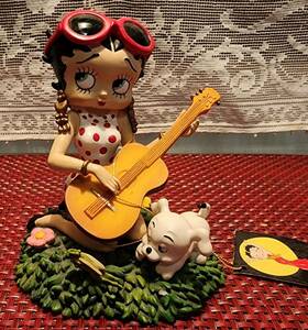 ベティちゃん　ベティ　ベティ・ブープ　Betty Boop 限定　レア　入手困難 フィギュア　人形　希少 ギター　パギー