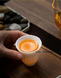 中国 湯呑　中国茶器 羊脂玉カンフー茶器 白磁 花びらを手彫りする 湯呑2個 煎茶道具 家庭用