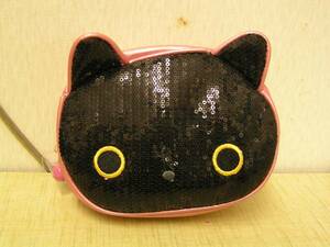 黒ネコの顔型ポーチ