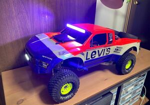 1/10フールカスタマイズトロフィートラック　Traxxas Axial Losi Proline