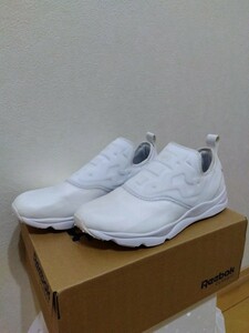 新品　Reebok　CLASSIC　26.0cm　ランニングシューズ　ホワイト　ナイキ　アディダス　アシックス　プーマ　ミズノ　アンダーアーマー 