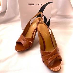 新品未使用 Nine West ナイン ウェスト サンダル　ブラウン　ヒール　23.5cm