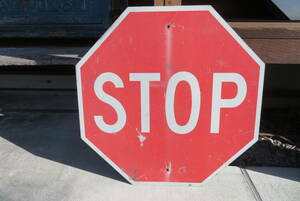STOP ロードサイン ヴィンテージ アメリカ 看板 道路標識 ガレージ インテリア USA USED（A-199） 