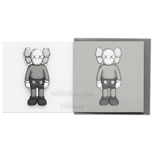 【新品未使用】KAWS NGV パフィーステッカー＆グリーティングカード コンパニオン (グレー) カウズ Greeting Card & Puffy Sticker 