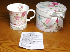 A1434　未使用品　マグカップ 花柄 おしゃれ バラ かわいい 薔薇　ロイヤルアーデン ニューボーンチャイナ ローズ雑貨 大きめマグカップ