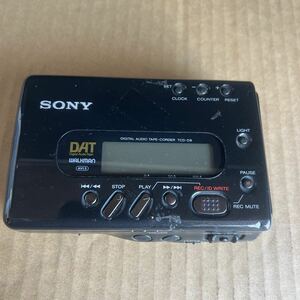 98 レタパ520円発送　中古　現状品　SONY TCD-D8　デジタルオーディオテープレコーダー　