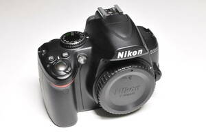 【3300ショット】Nikon ニコン D3000 ボディ 良品