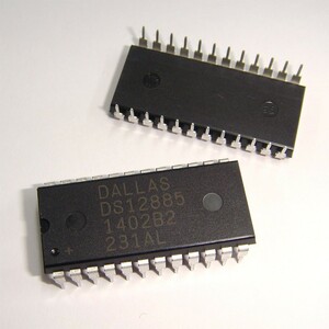 DS12885(1個) DS12885 リアルタイムクロック (Dallas Semiconductor)