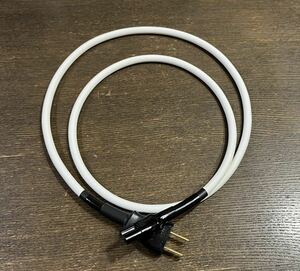 メガネ型電源ケーブル 1.5m。オヤイデd+ C7 PowerCable 電源プラグは真鍮無メッキ。チタンオイル塗布済。