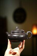 【聚寶齋*紫砂精彫*年年有餘壺】希少珍品 茶壺 茶道具 中国時代美術 容量：320cc